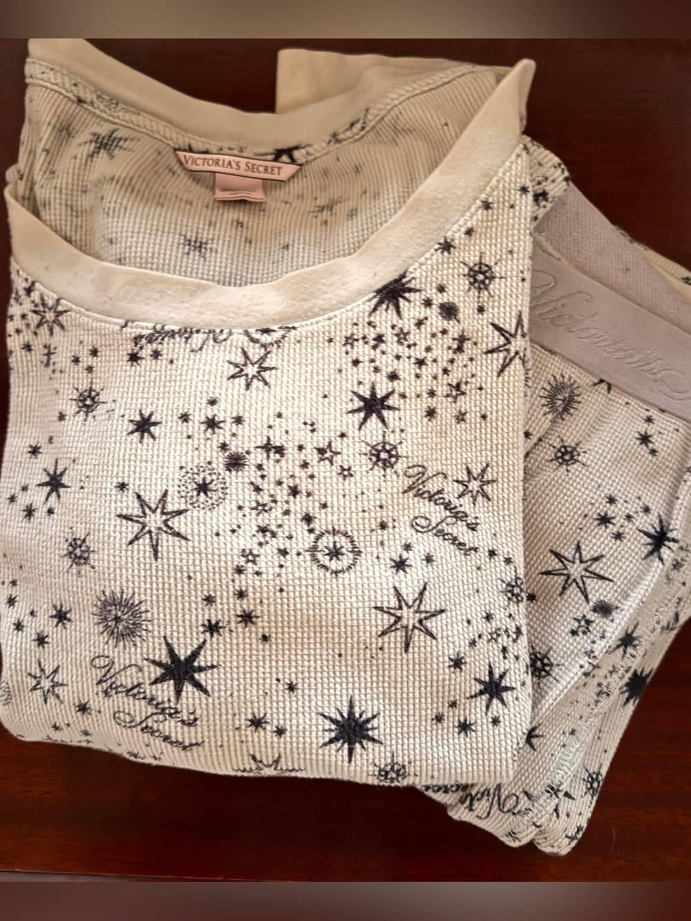 Victoria’s Secret pajama set, size S.